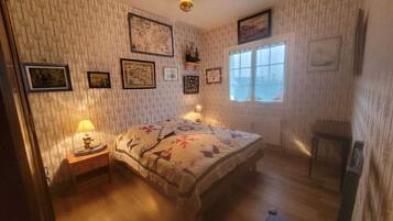 7 chambres, fer et planche Ă repasser