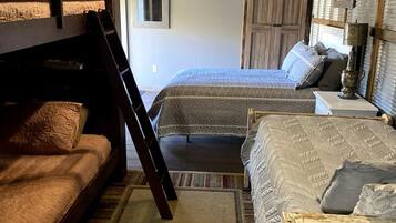 6 bedrooms, iron/ironing board, free WiFi, bed sheets