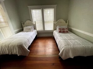 3 室のベッドルーム、WiFi、ベッドシーツ