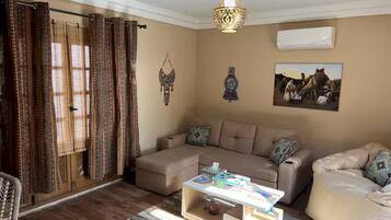 Älytelevisio, takka, videopelejä, stereot