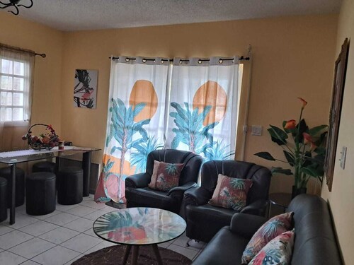 Cozy 1-Bedroom Cottage with Peaceful Garden Patio