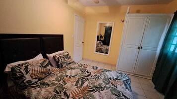 1 bedroom, in-room safe, iron/ironing board, WiFi