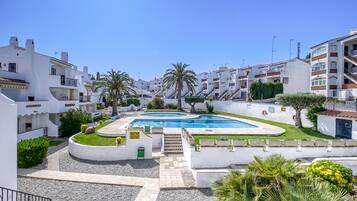 Apartamento | Piscina | Una piscina al aire libre