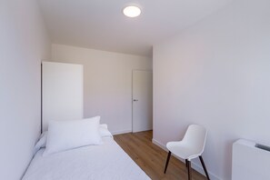 Room - Urbanfive 1A Ourense center 3 rooms with terrace (Ourense)