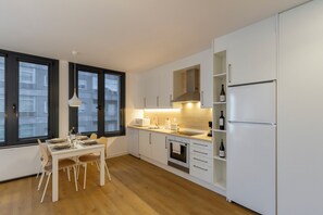 Private kitchen - Urbanfive 1A, downtown Ourense, 3-bedroom apartment with a terrace (Ourense)