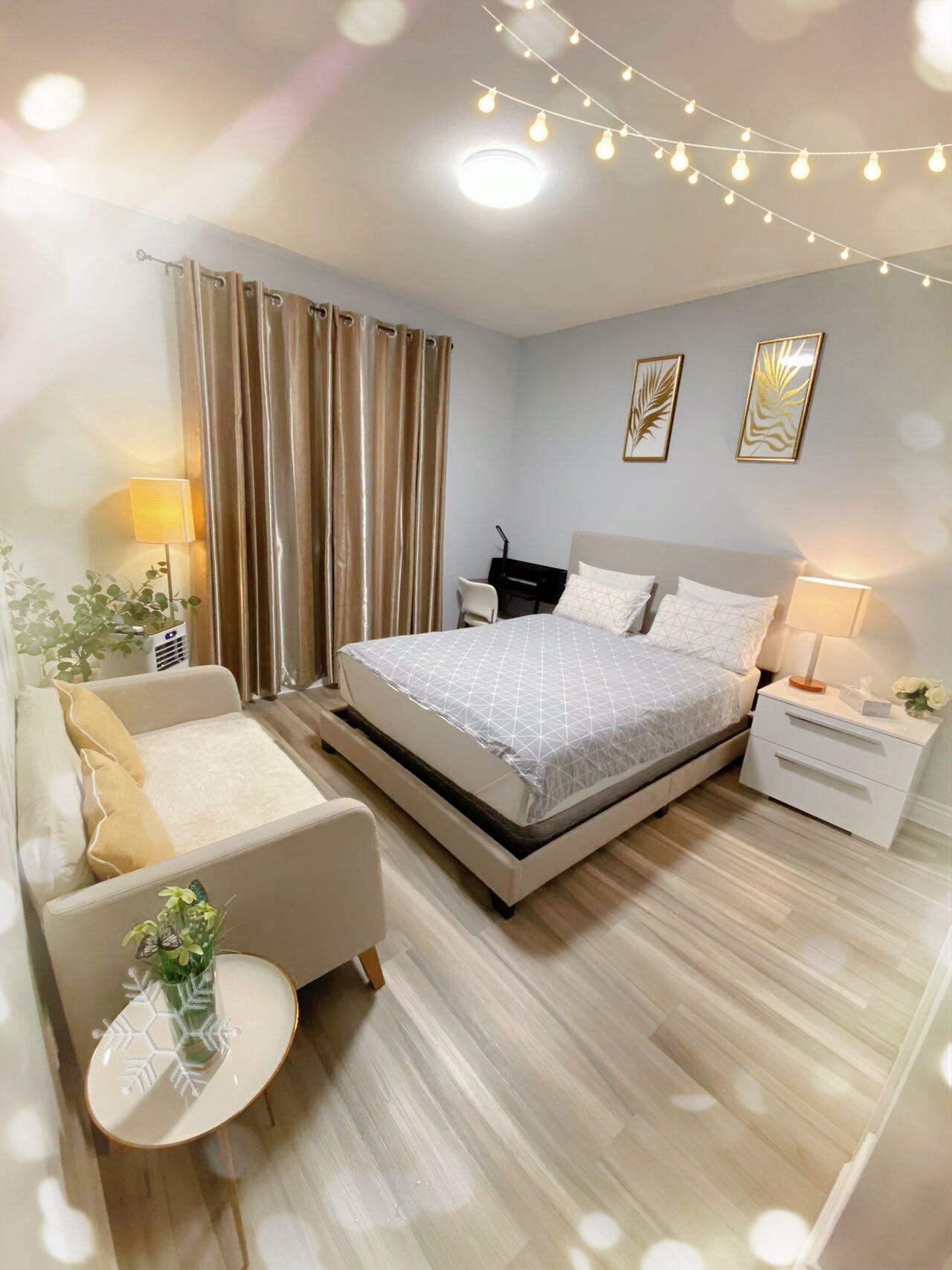 1 間睡房、房內夾萬、熨斗/熨衫板、可攜式嬰兒床