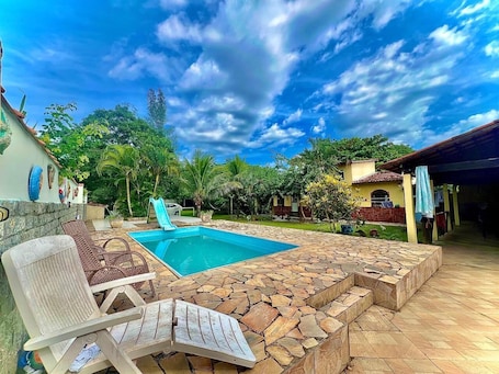 Piscina. Group House in Saquarema
