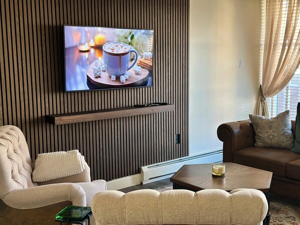 智能电视、壁炉、电脑显示器