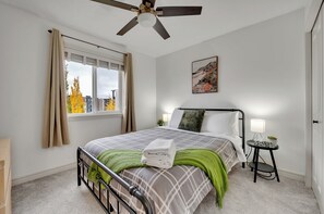 4 bedrooms, iron/ironing board, travel crib, free WiFi
