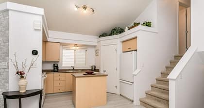 Trelle - Central AC, Fenced Yard, & Garage