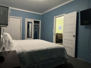 1 habitación, tabla de planchar con plancha, wifi y ropa de cama 