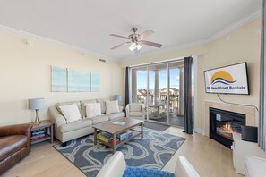 Smart TV, books - 507 Belmont Towers Oceanfront Pool (Ocean City)