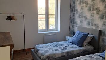 5 bedrooms, WiFi, bed sheets