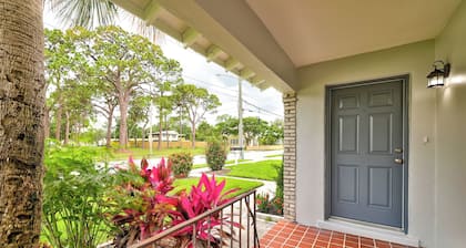 1002 - Charming 2-bedroom villa in delightful Fort Pierce With AC and WIFI