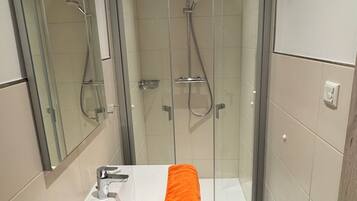 Hårtørrer, håndklæder, Toiletpapir