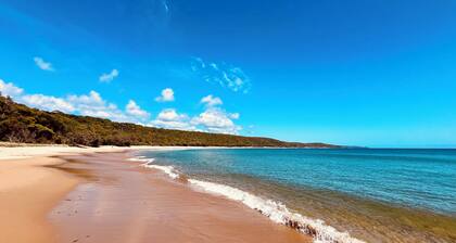 Agnes Break | 3BR · Sauna & Walk to Beach