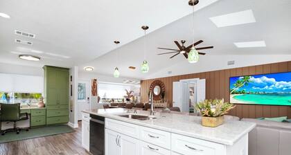 Oceanfront Oasis: Private Pool, Hot Tub , Arcade Fun & Pool Table Retreat!