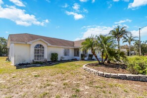 Exterior - 5/3 Vacation Home With a Large Pool Near the Disney Attractions!! (Davenport)