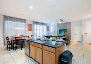 Exterior - Gated Community, Amazing 4/3 Vacation Home With Private Pool Near Disney!!! (Kissimmee)