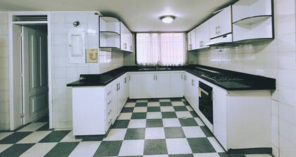 Maljut House & Coffee - Elegance and Comfort West of the City.