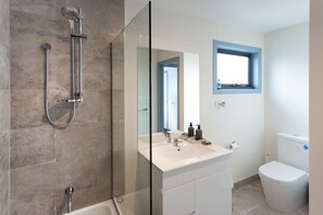Shower, hair dryer, towels, soap - Beyond the View, a brand new 3 Bedroom home with magnificent deck  (Dover)