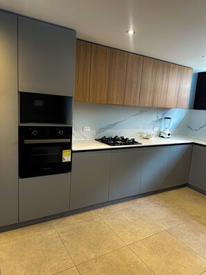 Private kitchen - Modern home with private jacuzzi  (Bogotá)