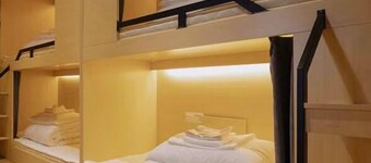 Biancheng International Youth Hostel