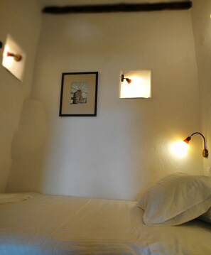 1 室のベッドルーム、アイロン / アイロン台