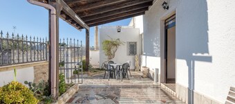 Villa 'Emanuele Con Piscina' with Private Pool, Private Garden and Air Conditioning