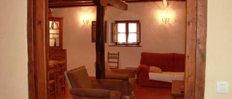 TV, fireplace, DVD player