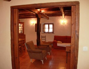 TV, fireplace, DVD player