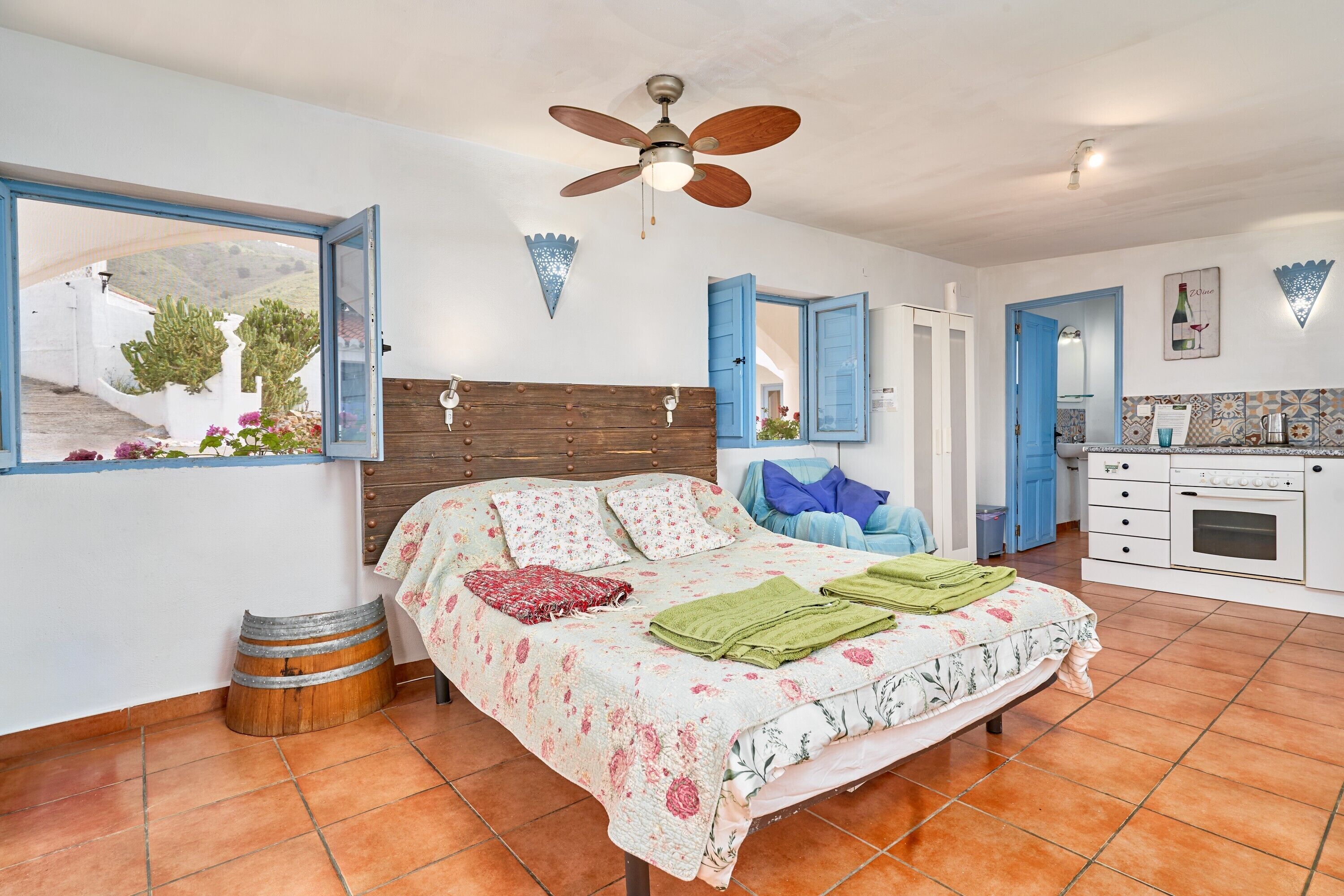 Free WiFi, bed sheets