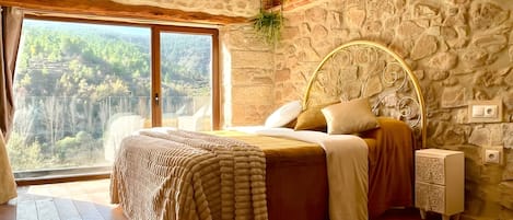 1 bedroom, bed sheets