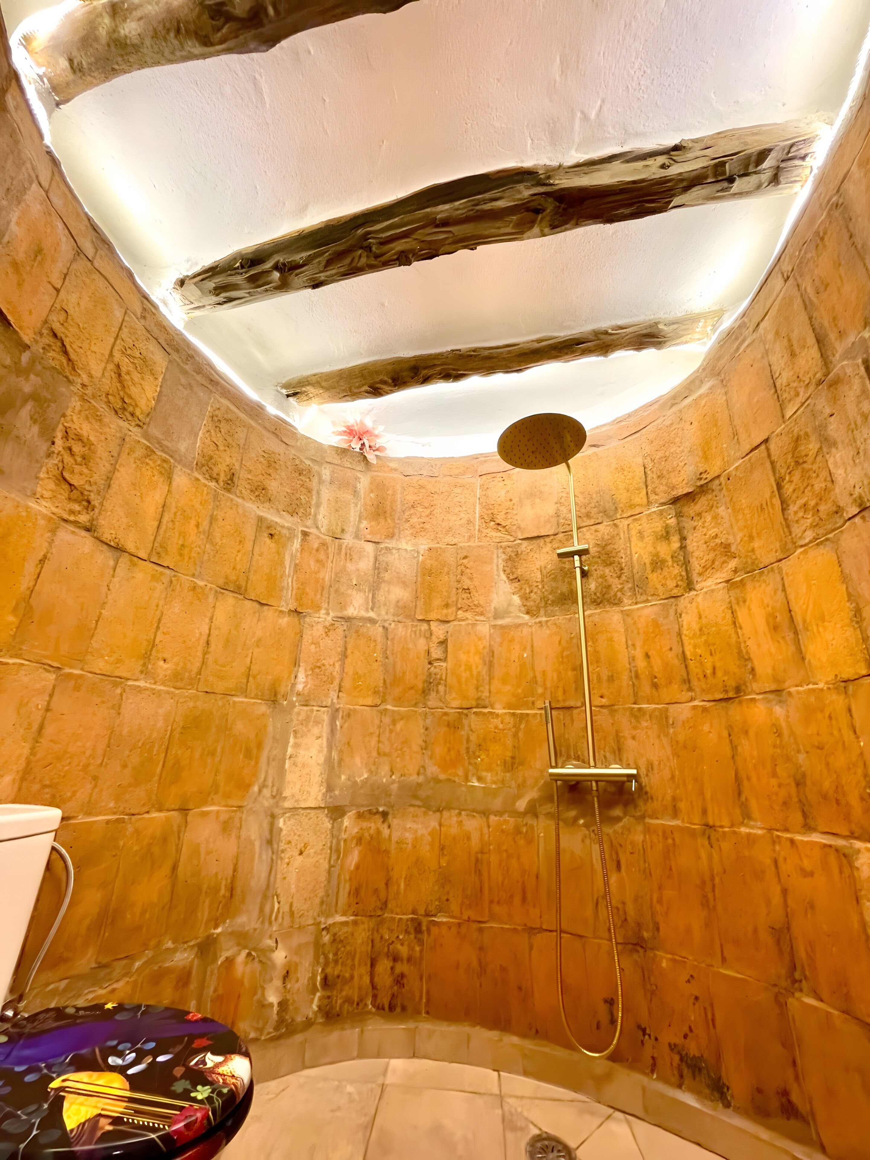 Bruser, hårtørrer, håndklæder