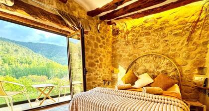 Apartment 'Gnomo' with Mountain View, Wi-Fi and Air Conditioning