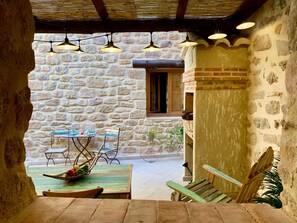 Outdoor dining - Country House 'La Casuca' with Mountain View, Private Terrace and Wi-Fi (Olba)