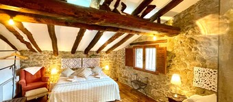 Country House 'La Casuna' with Mountain View, Private Terrace and Wi-Fi