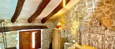 5 camere, Wi-Fi gratuito, lenzuola