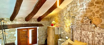 Country House 'La Casuna' with Mountain View, Private Terrace and Wi-Fi