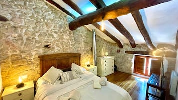 5 makuuhuonetta, ilmainen Wi-Fi, vuodevaatteet