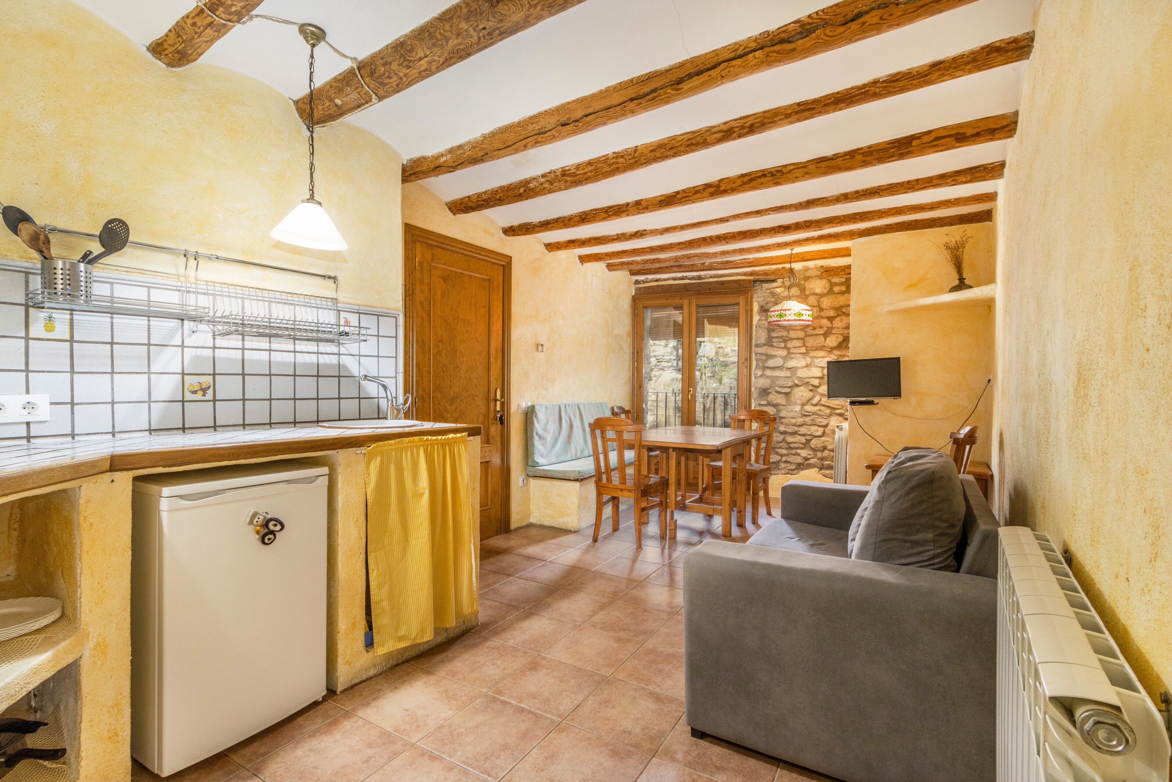 テレビ、卓球台