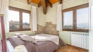 2 soverom, strykejern/-brett, wi-fi (inkludert) og sengetøy