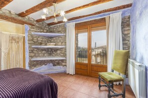 2 slaapkamers, een strijkplank/strijkijzer, gratis wifi, beddengoed