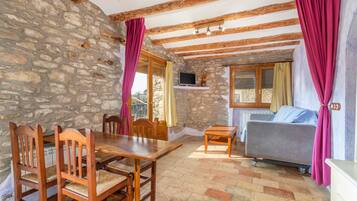 Télévision, table de tennis de table