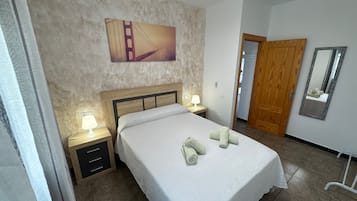 2 bedrooms, bed sheets