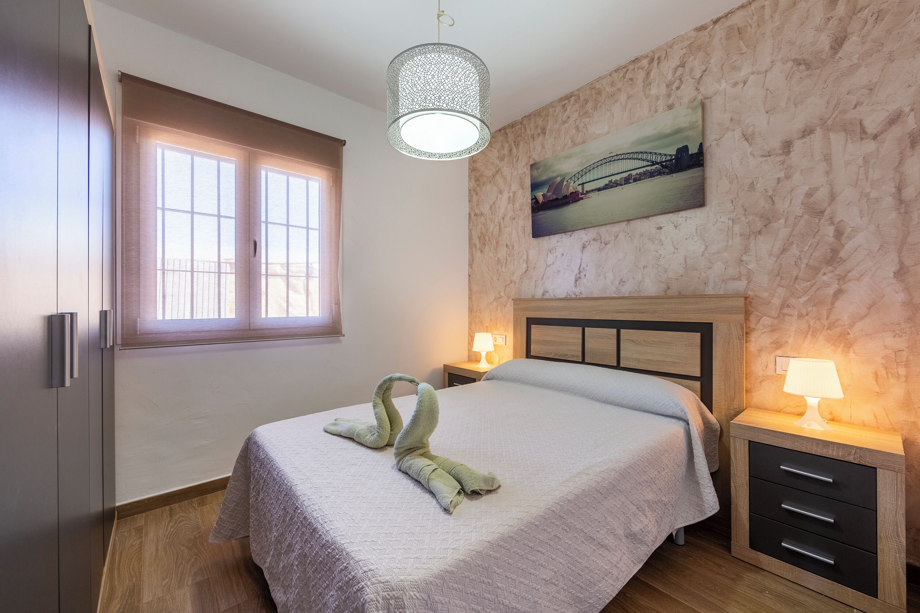 1 多间卧室、WiFi、床单