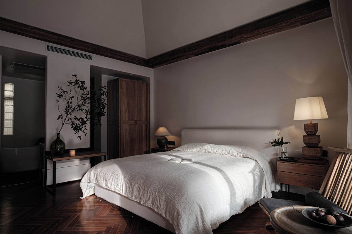 Superior Single Room, Courtyard View