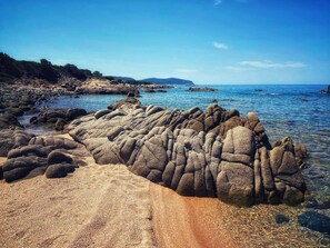 靠近海滩