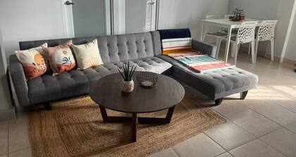 1-King/1- queen bed, with AC, WiFi in wonderful San Juan, close to everything