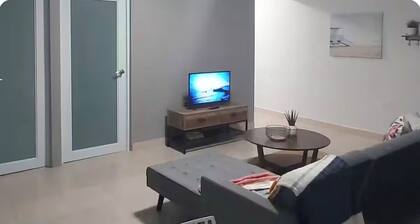 1-King/1- queen bed, with AC, WiFi in wonderful San Juan, close to everything